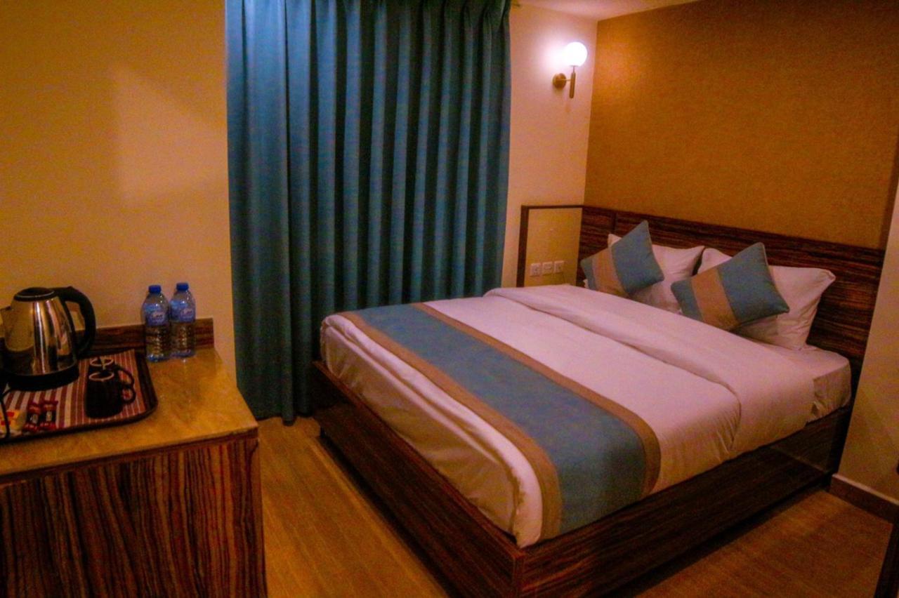 ِafnan Hotel Aqaba Esterno foto