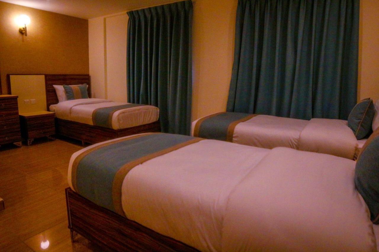 ِafnan Hotel Aqaba Esterno foto
