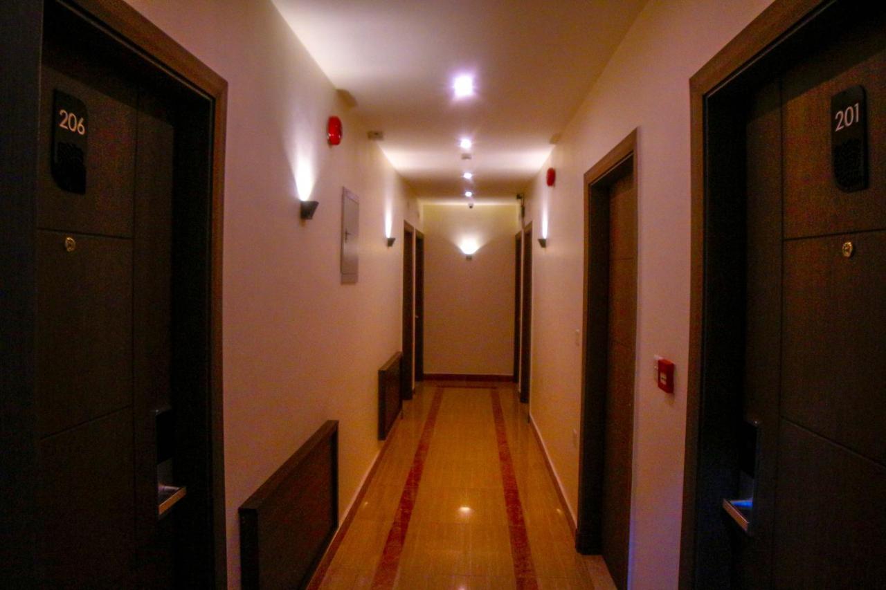 ِafnan Hotel Aqaba Esterno foto